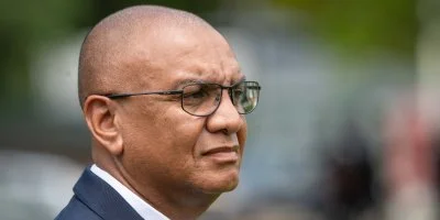 Michel Hotin, maire du Gosier commémore l'armistice du 8 mai 1945