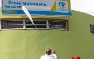 Ecole maternelle de L'Houëzel baptisée école maternelle Maryse PIERRE-JUSTIN BOREL