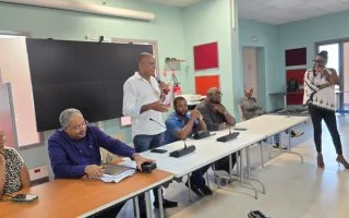 Agents des écoles et municipalité : un premier échange constructif