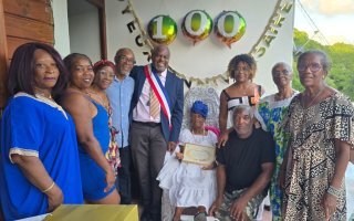 Denise Robinet fête ses 100 ans à Mare-Café