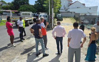 A l'écoute du quartier : le maire en visite à Bas-du-Fort