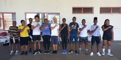 Jénès an wout avec des collégiens de Belle-Plaine 