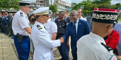 Sandra Molia et Guy Baclet représentant la municipalité à la commémoration du 8 mai à Pointe-à-Pitre