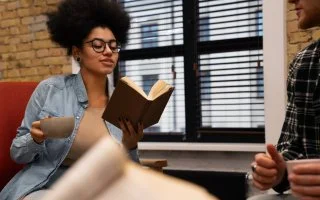 Une rencontre, une auteur autour du livre « Perles de femmes » 