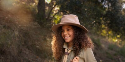 Scouts et guides : partage de la Lumière