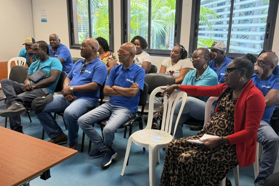 Les élus rencontrent les chauffeurs de la cuisine centrale