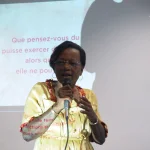 Nelly Phéron, dite Wòzron, poétesse du Gosier ayant déclamé un de ses textes...