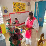 Ernestine BENOIST, ATSEM à l'école de Grand-Bois dans la classe