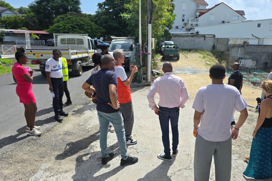A l'écoute du quartier : le maire en visite à Bas-du-Fort