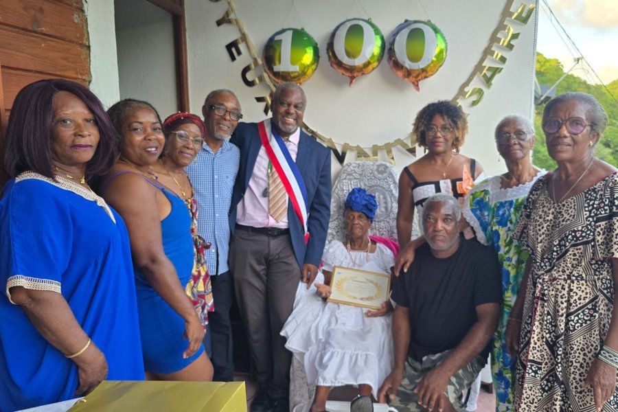 Denise Robinet fête ses 100 ans à Mare-Café