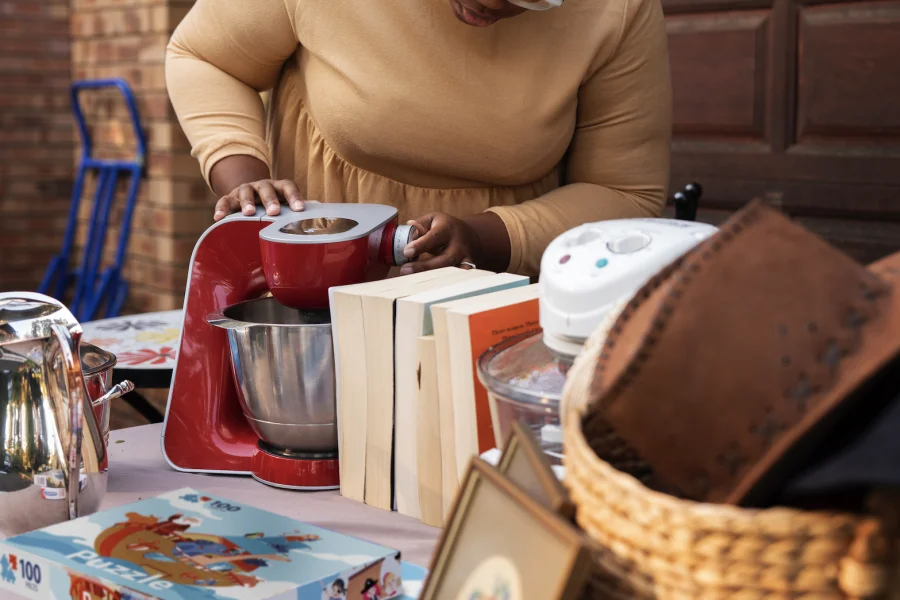  VIDE-GRENIER avec Asc Riviera En Mouvement