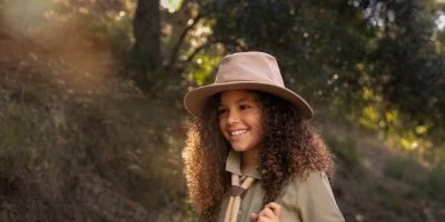 Scouts et guides : partage de la Lumière