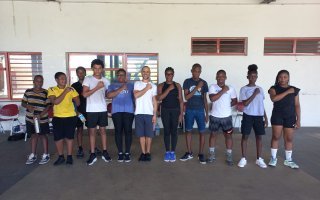 Jénès an wout avec des collégiens de Belle-Plaine 