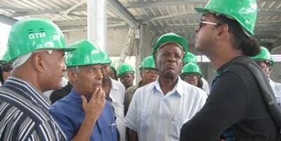 Visite du chantier du Palais des Sports par une délégation d'élus