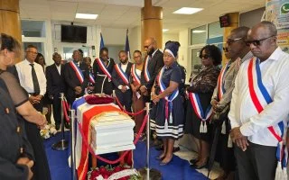 Edmond Sainsily : Hommage public solennel